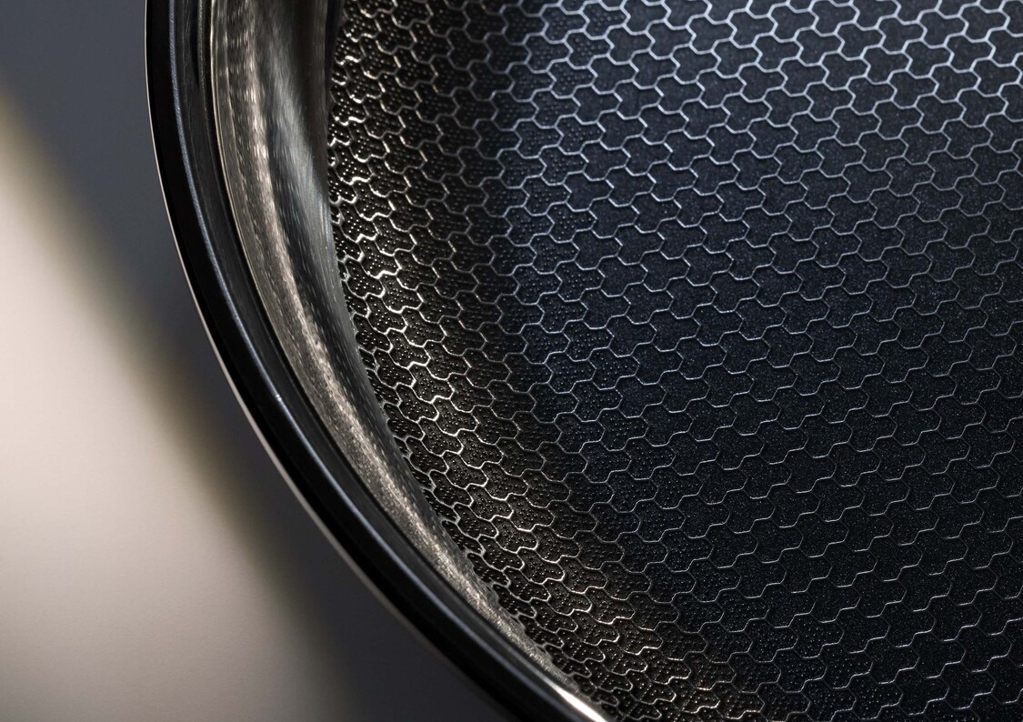 WMF Protection Grid med honeycomb‑struktur.