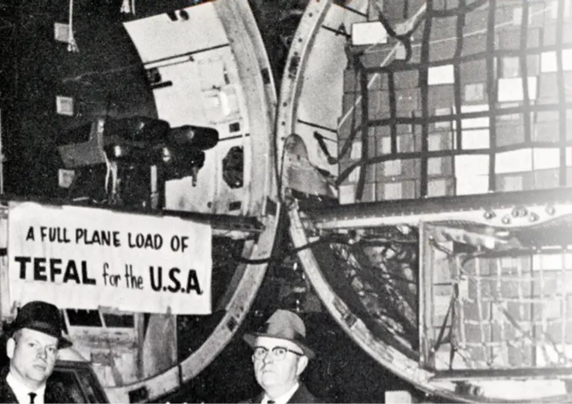 Januar 1961 Ét enkelt foto og Tefal flyver afsted