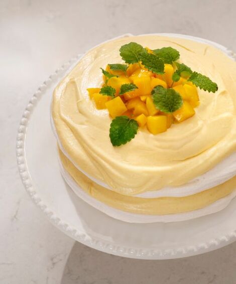 Påskekage med marengs og mango
