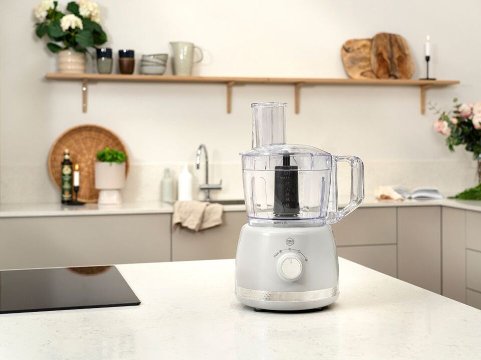 Soleil foodprocessor, 2L - Multifunktionel foodprocessormed flere tilbehørsdele og funktioner
