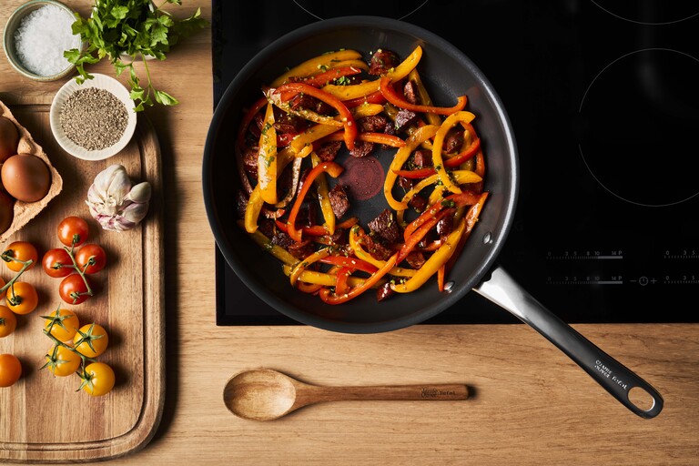 Jamie Oliver stegepander er ikke kun et redskab - 