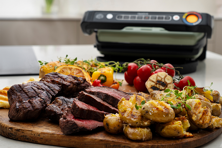 OptiGrill Green Lichen Standard - udstyret med varmeplader på både over- og undersiden, hvilket giver jævne og perfekte grillresultater.