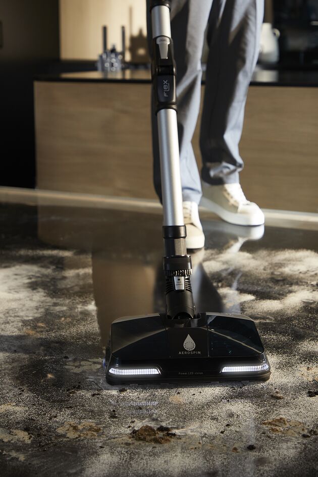 Tefal X-Force 13.60 Flex Aqua: støvsuger til hjem med kæledyr. Aqua-hovedet rengør gulve effektivt med minimalt vand. Feedback