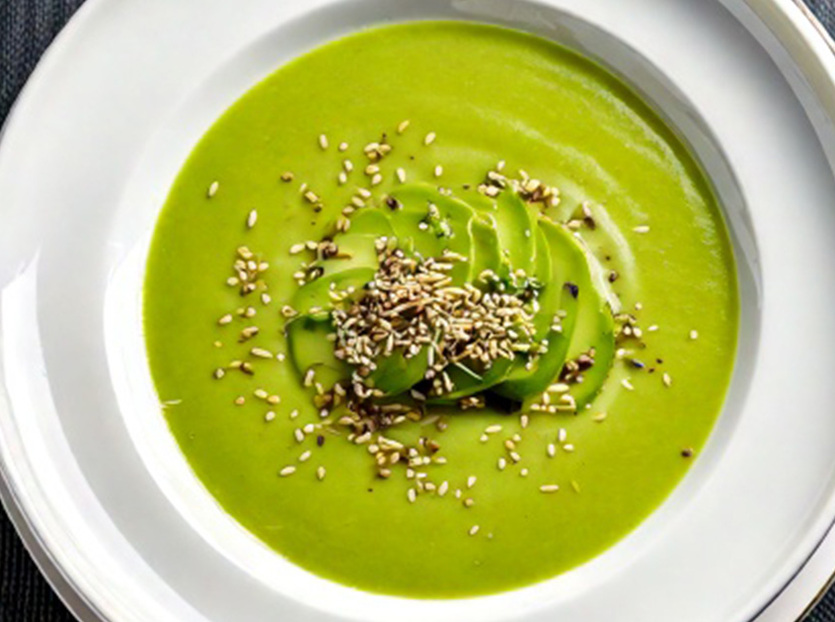 Cremet avocadosuppe