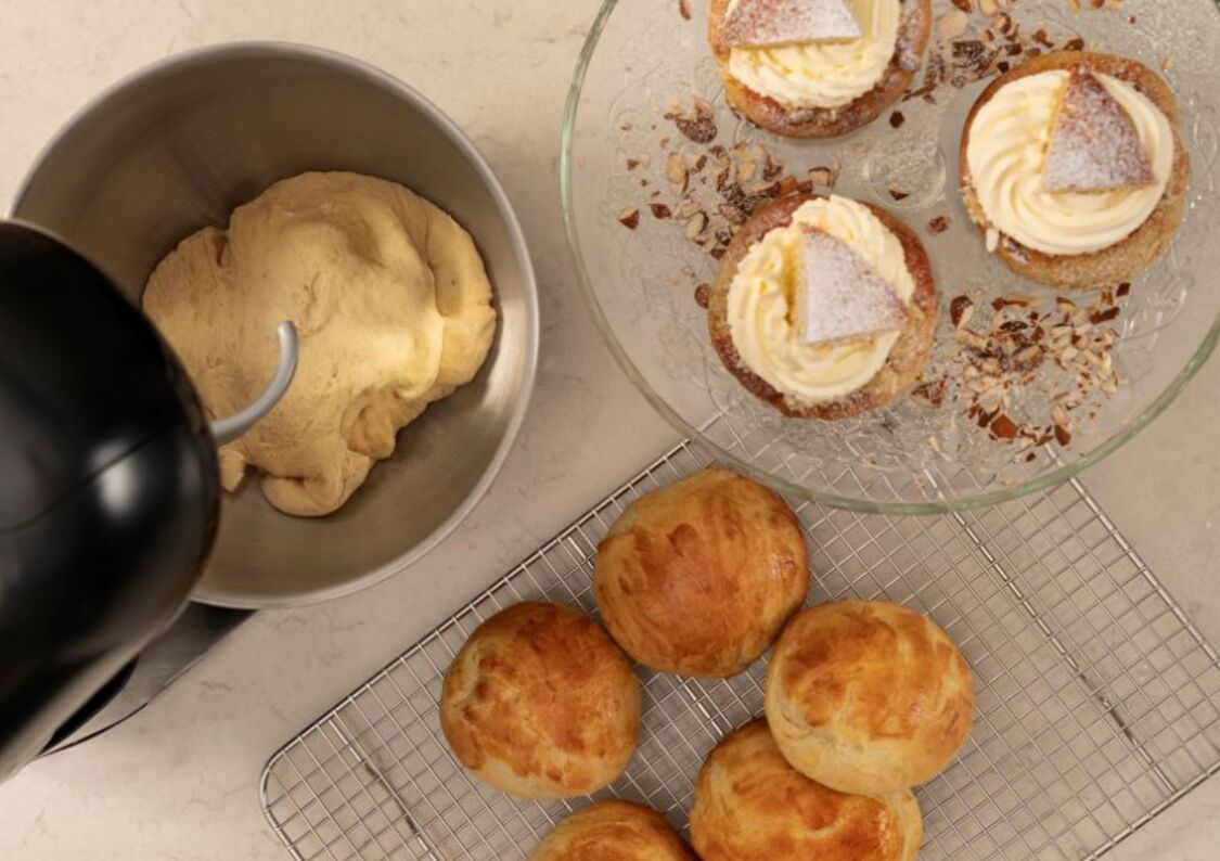 Forbered dejen i Bake Essential