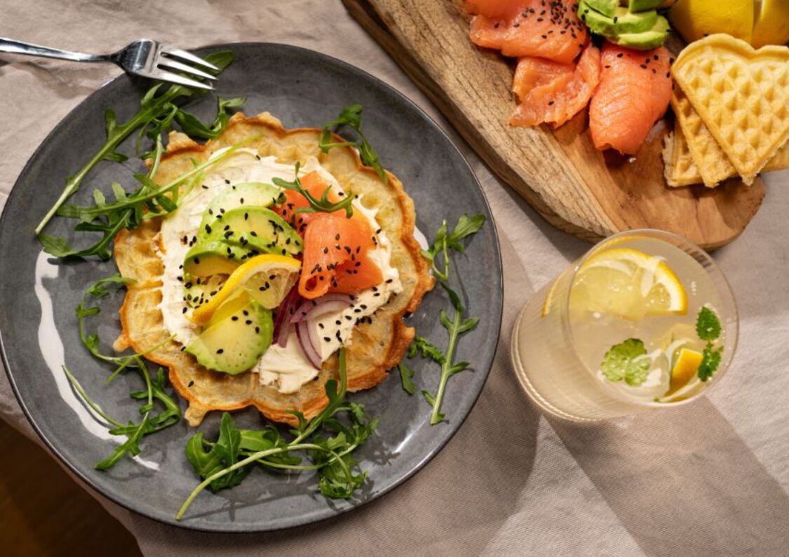 Mættende vafler med luksuriøse toppings.
