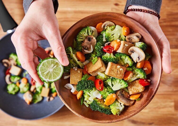 Hvilke retter er typiske for madlavning med en wok?