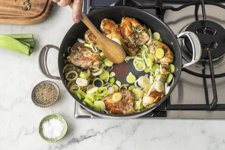 Jamie Oliver Cook's Classics Stainless Steel All in one pan 30 cm / 4,9 L w. lid