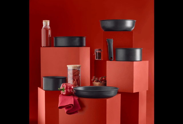 Op til 50% pladsbesparelse med aftageligt håndtag og stabelbart design