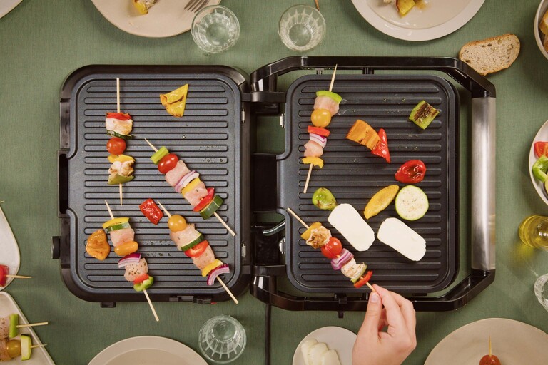 Takket være en funktion til åbning af grillen 180° kan 