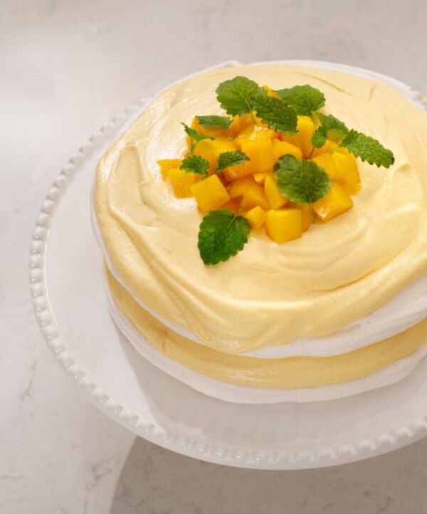 Påskekage med marengs og mango
