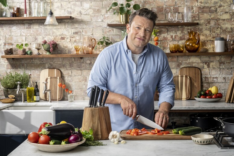 Jamie Oliver Knife set 6pcs Chef 15cm + Paring 9cm + Utility + Santoku 16,5cm + Bread Slicing 20cm OBH Nordica